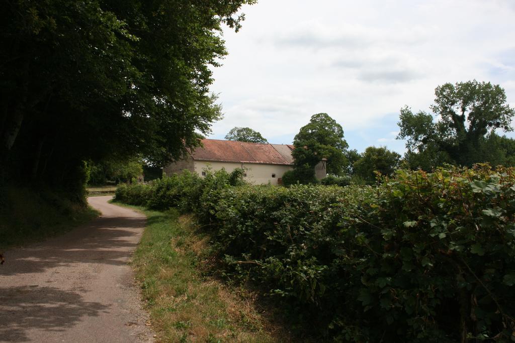 Champ De La Fontaine Villa Brassy Bilik gambar